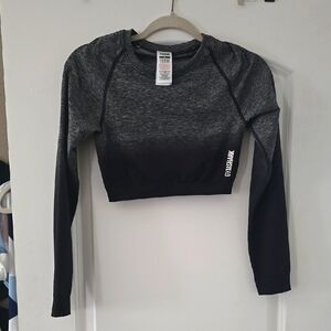 Gymshark Women's Gray and Black Long Sleeve Crop Top